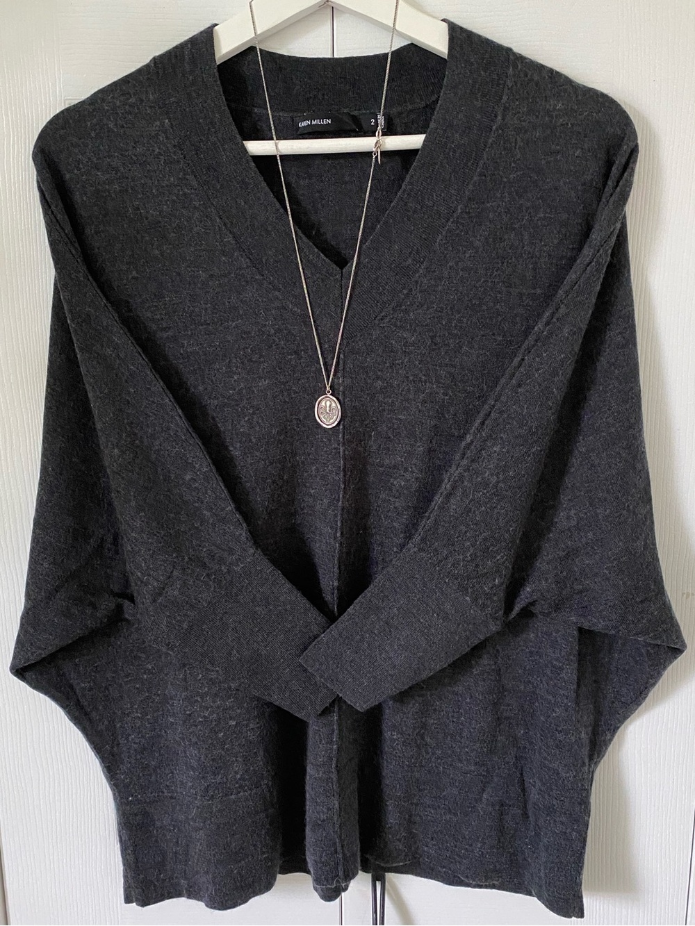 Karen Millen Women's Charcoal Wool blend V-Neck Batwing Sleeve Sweater Size 2 OS